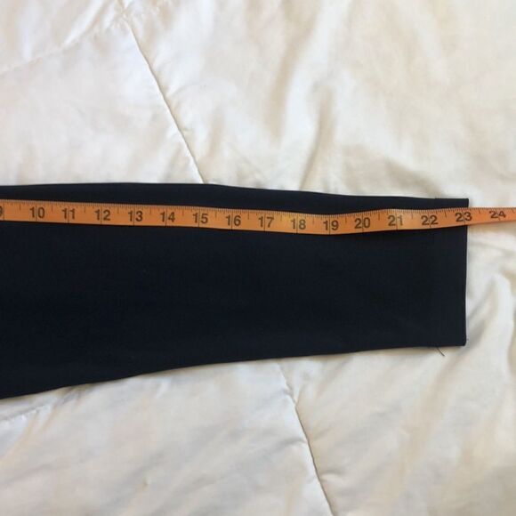 Vintage van Heusen Wms Sz M Navy Blue Cardigan, lightweight used good condition - Picture 13 of 15